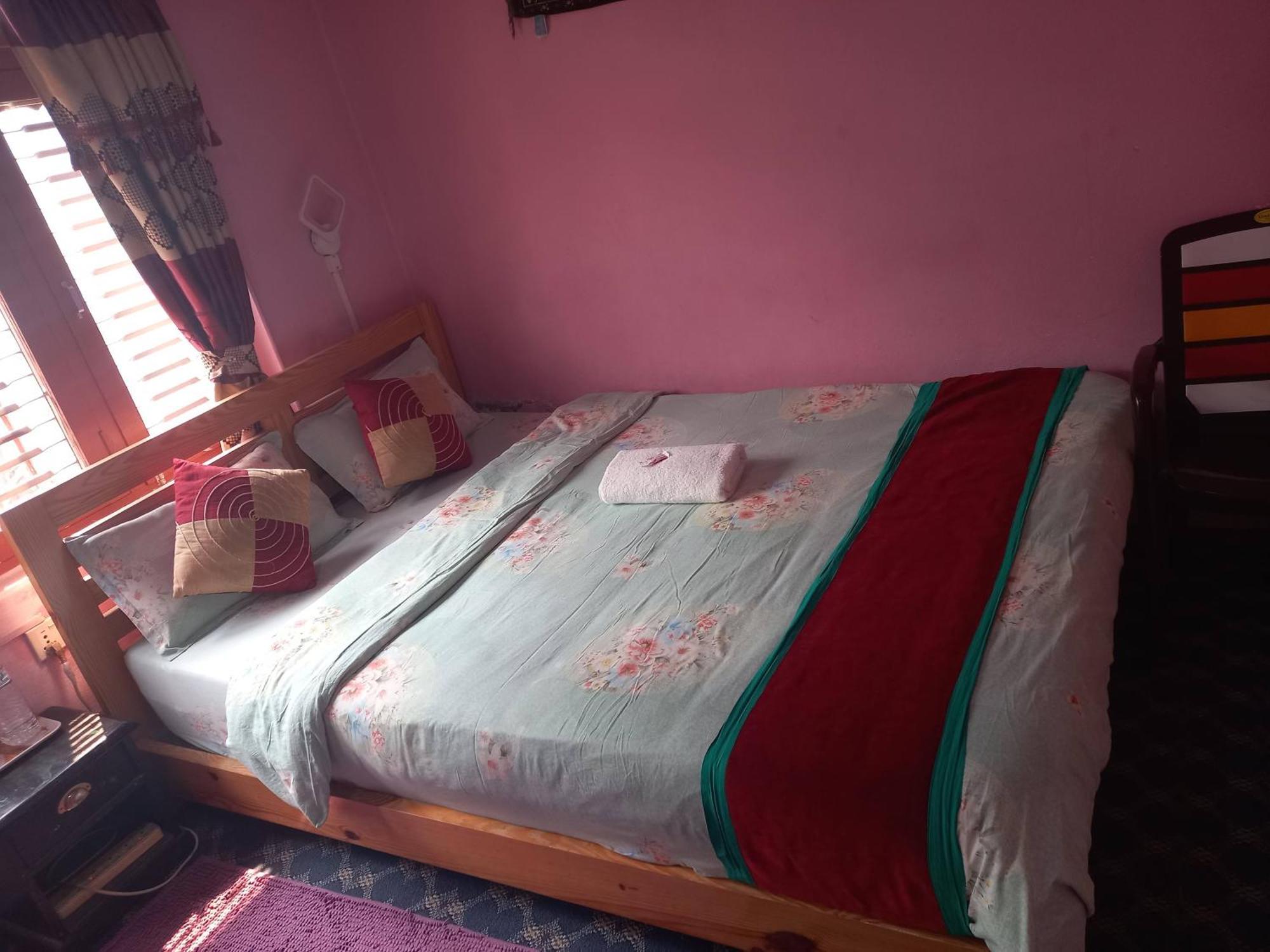 Galaxy Inn Guest House Pokhara Buitenkant foto