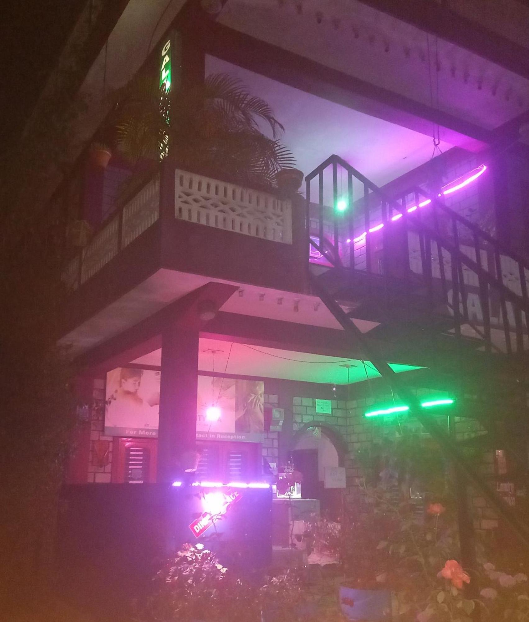 Galaxy Inn Guest House Pokhara Buitenkant foto