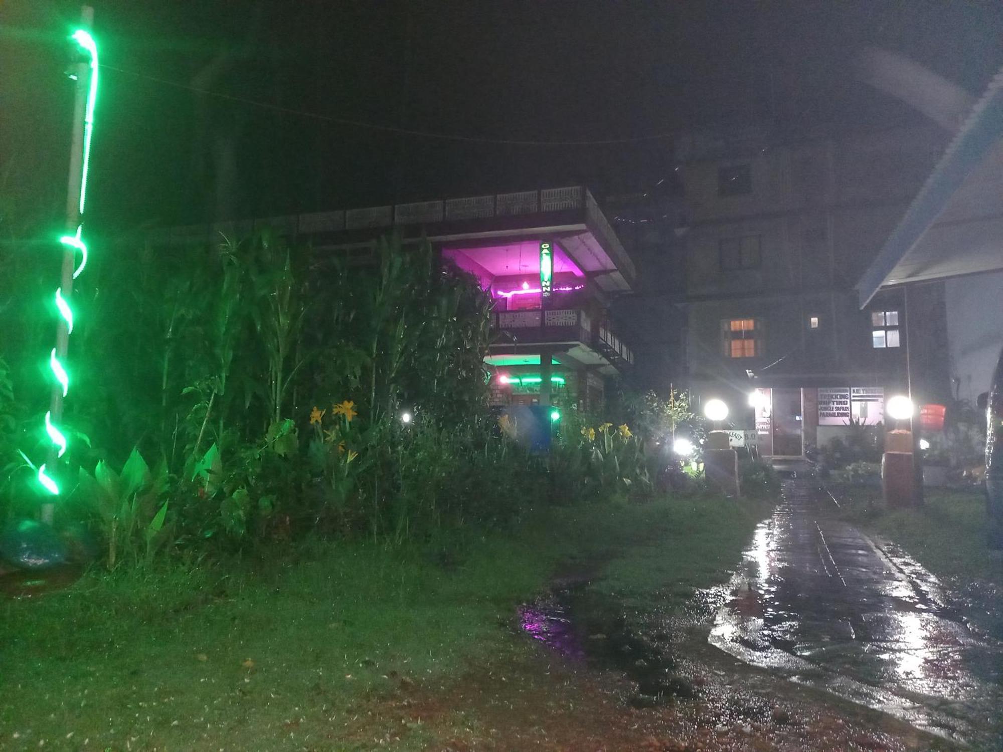 Galaxy Inn Guest House Pokhara Buitenkant foto