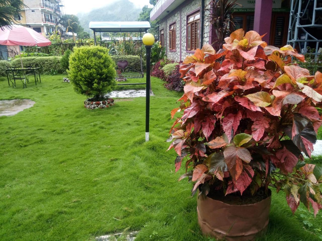 Galaxy Inn Guest House Pokhara Buitenkant foto