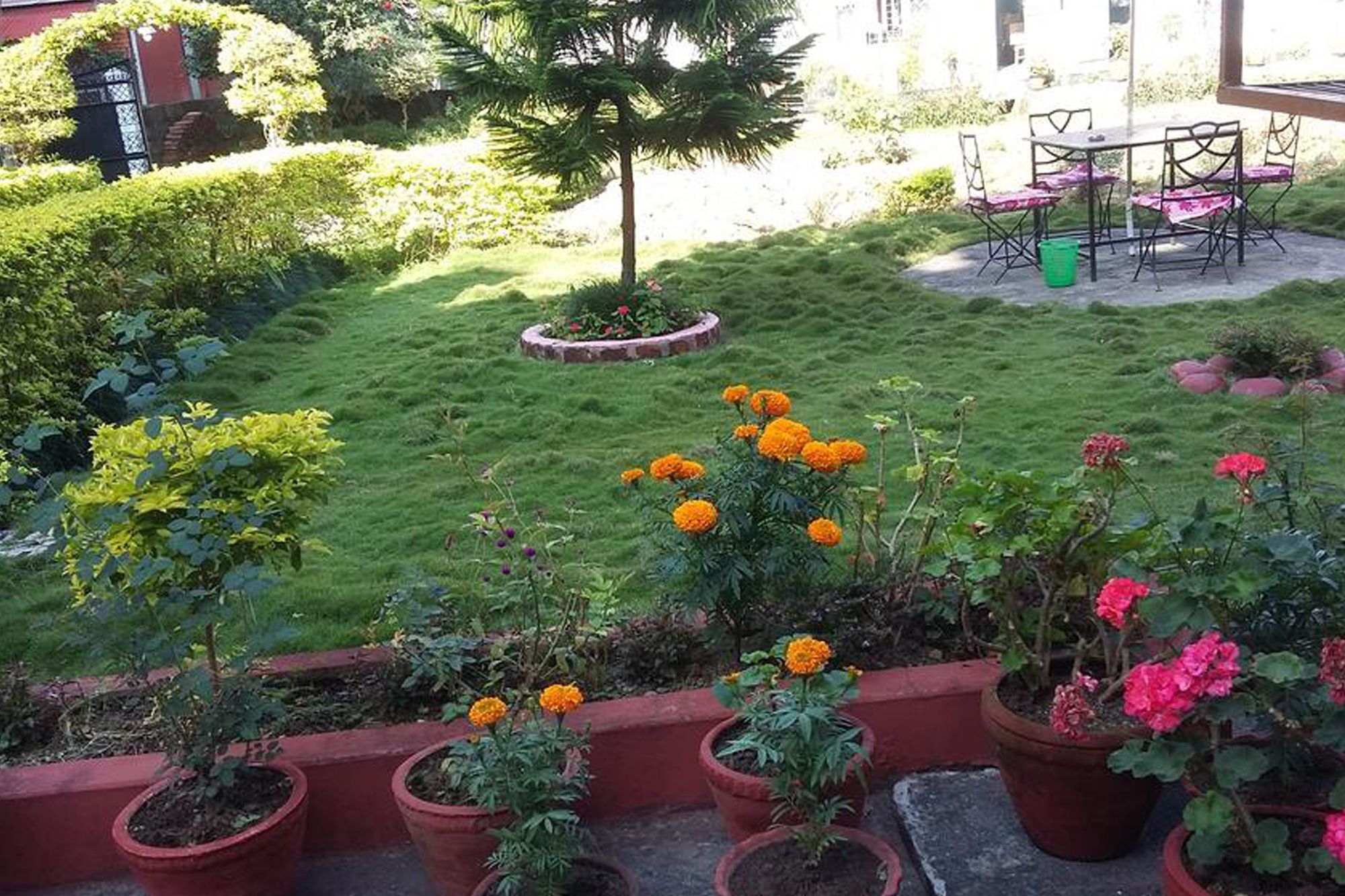 Galaxy Inn Guest House Pokhara Buitenkant foto
